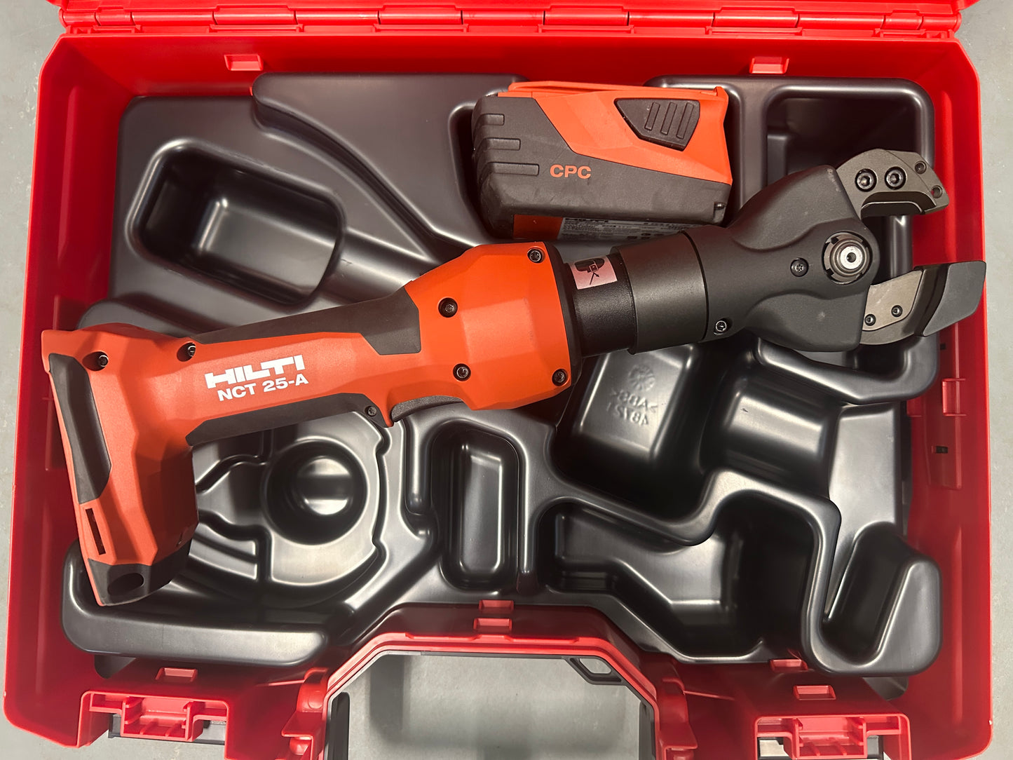 Hilti NCT 25-A Akku-Hydraulik-Kabelschneider mit Scherenkopf