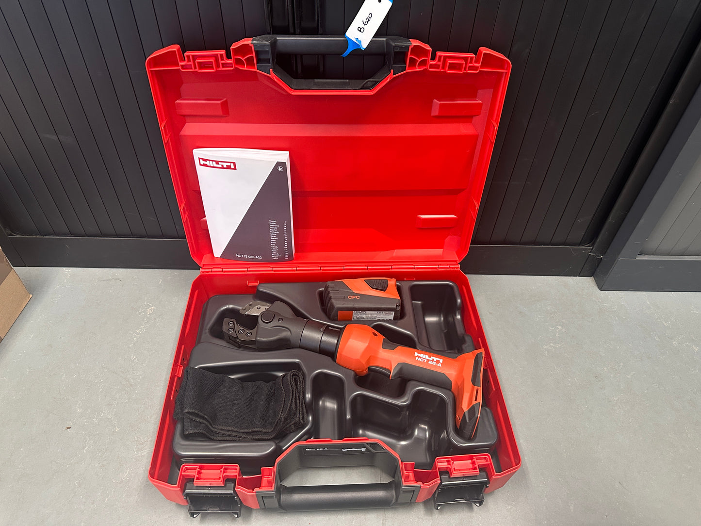Hilti NCT 25-A Akku-Hydraulik-Kabelschneider mit Scherenkopf