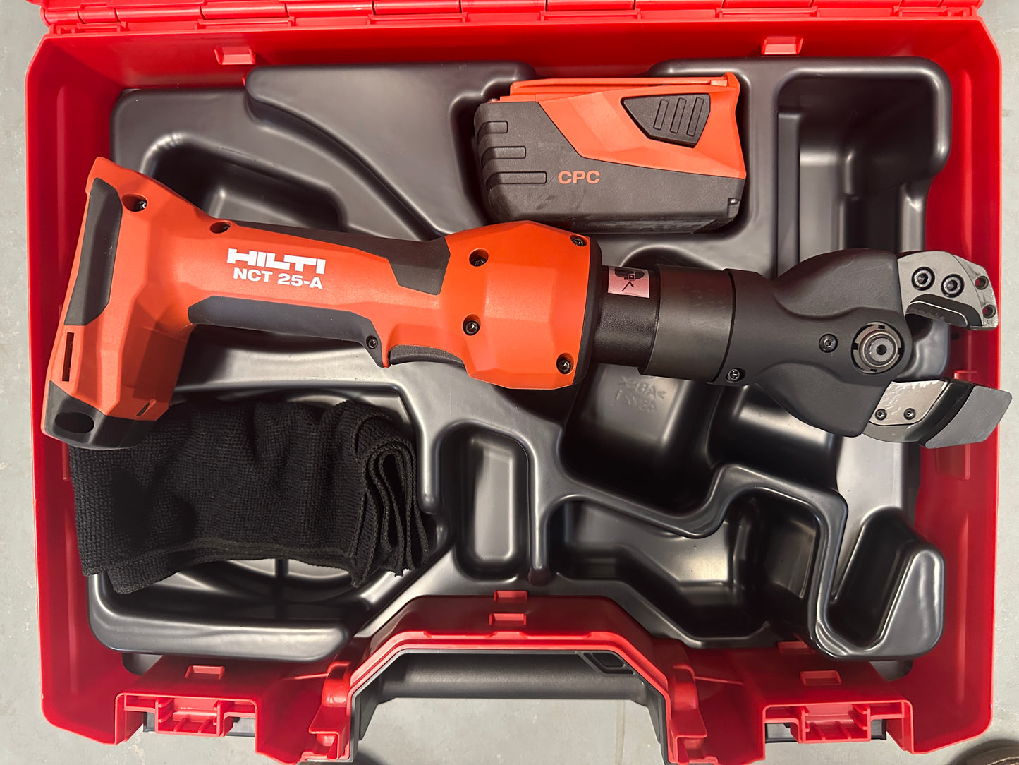 Hilti NCT 25-A Akku-Hydraulik-Kabelschneider mit Scherenkopf