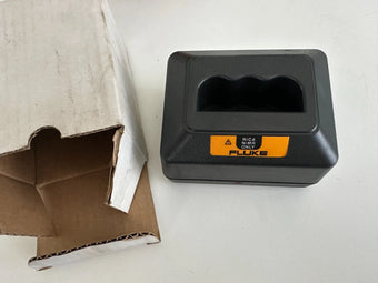 compare product Fluke Ladegerät BC 7217  Original für Fluke 741, 743, 744