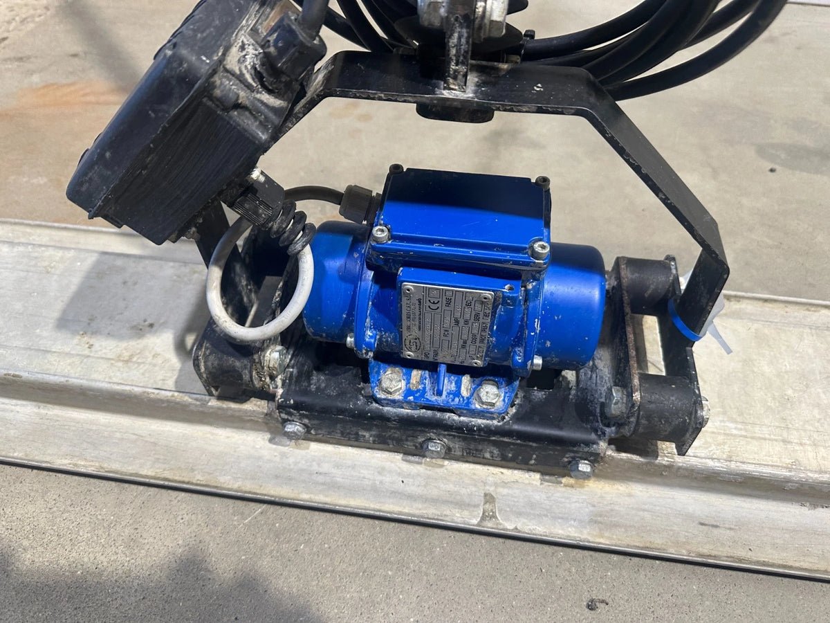 Enarco QZE elektrische Vibrationsbohle (Handabziehbahn)