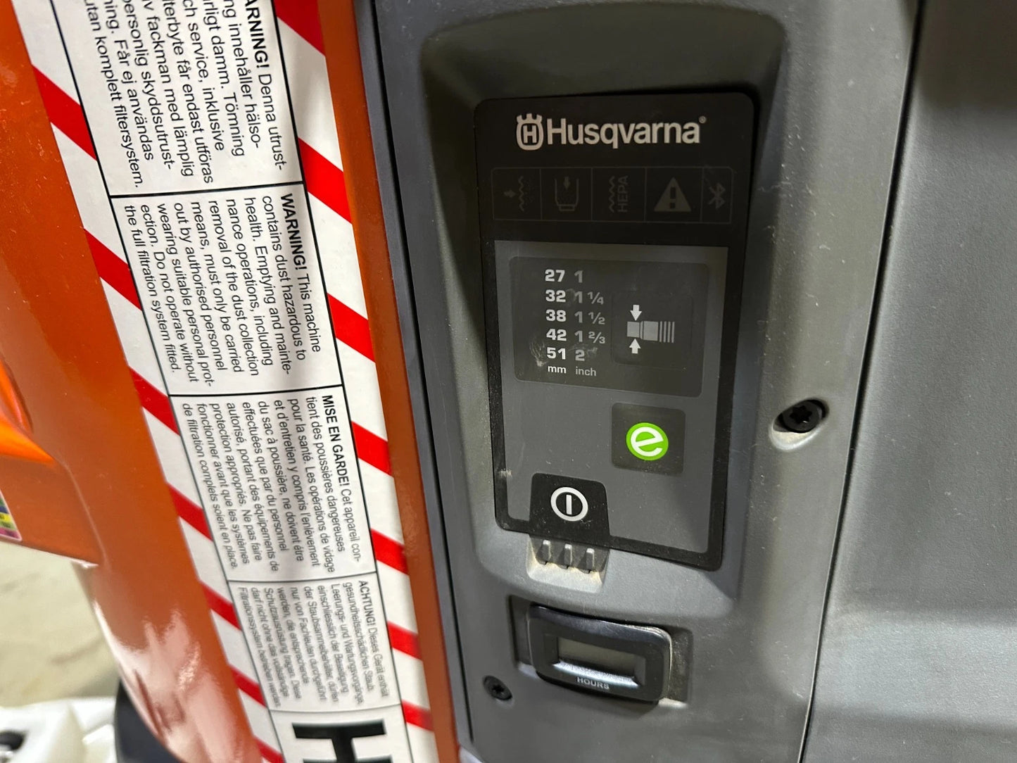 Husqvarna DE 110 I Akku Staubabsauger H-Klasse Ohne Akkus und Ladegerät