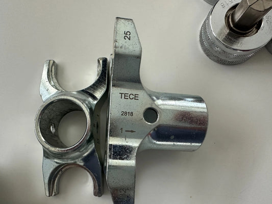 TECE  Pressbacken 16-32mm mit RO / Aufweitzange Schiebehülsengerät
