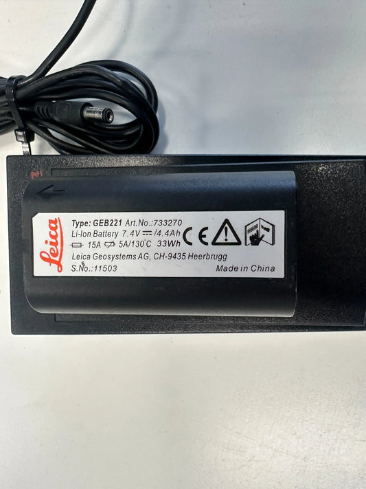 Leica Ladegerät GKL 211 mit Leica Akku GEB 211 Original