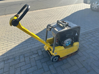 compare product Wacker  DPU 3050 mit E-Start Rüttelplatte