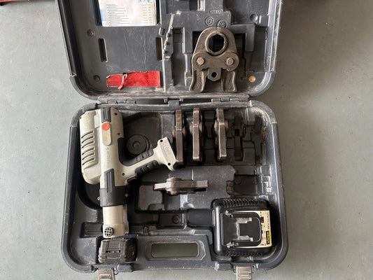 Viega Press gun 5 with 5 Viega press jaws V12 V22 V28 V35 V42