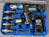 Uponor Akku-Pressmaschine UP75 mit Pressbacken U16 20 25 32
