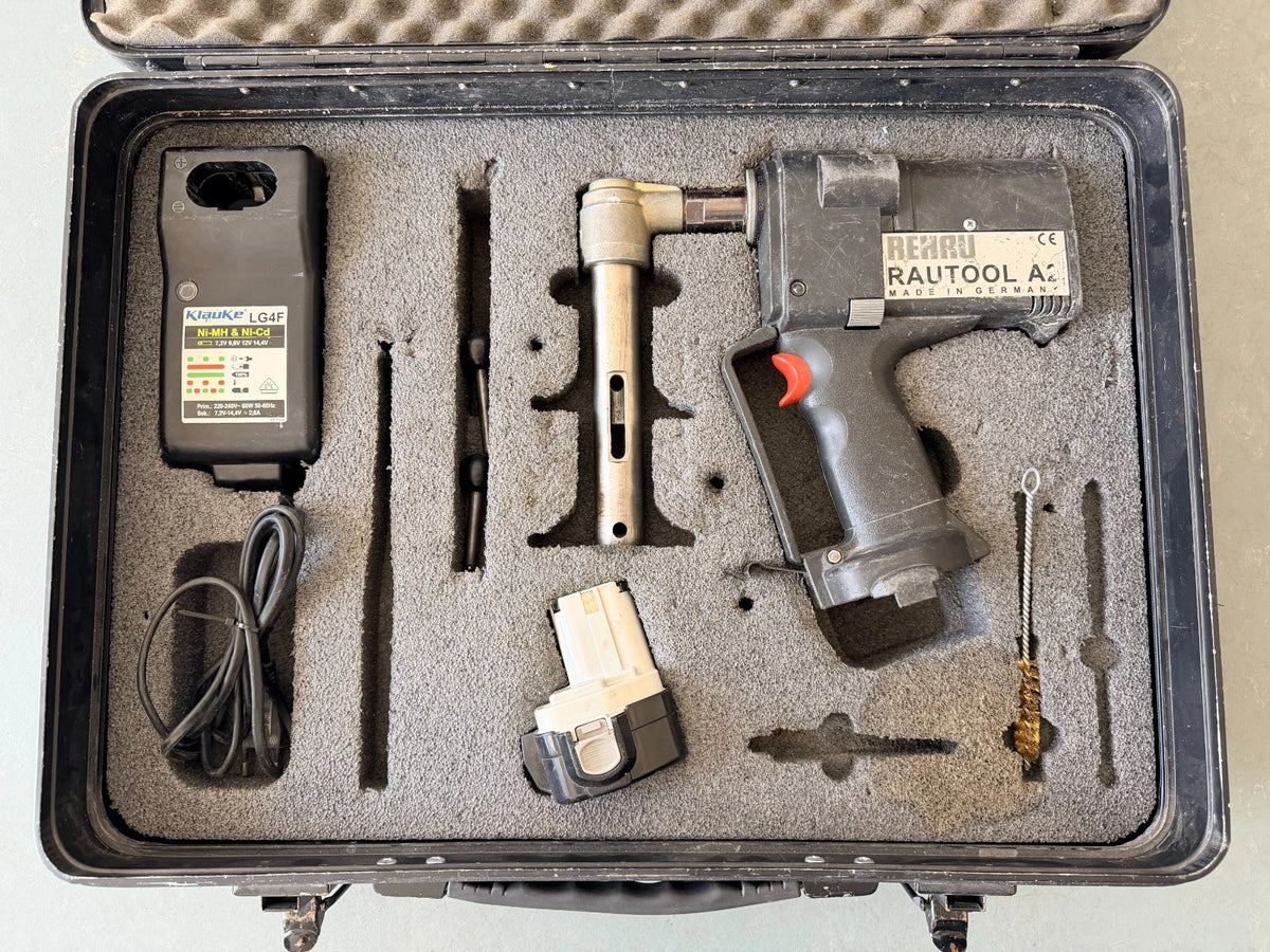 Rehau A2 Presszange Presse Pressmaschine Akku-Schiebehülsengerät