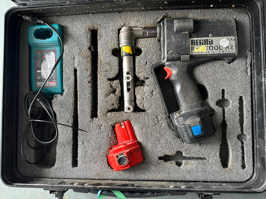 Rehau A2 Presszange Presse Pressmaschine Akku-Schiebehülsengerät