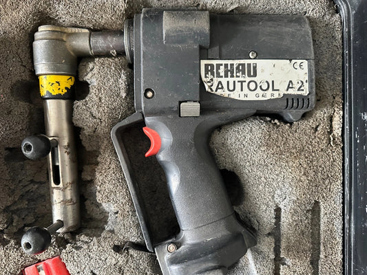 Rehau A2 Presszange Presse Pressmaschine Akku-Schiebehülsengerät