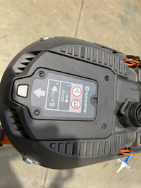 Husqvarna DE 110 I Akku Staubabsauger H-Klasse Ohne Akkus und Ladegerät