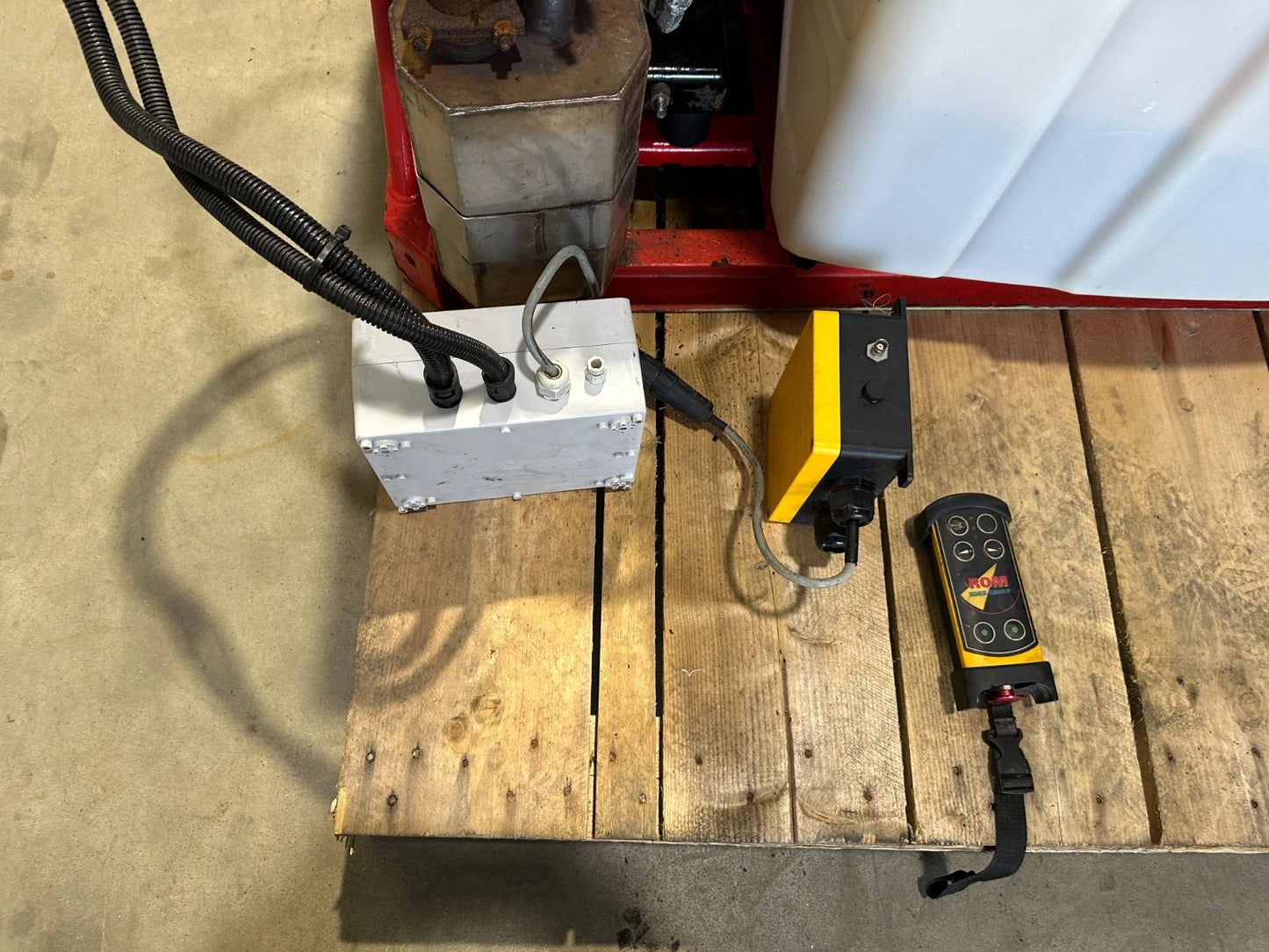 Rom Compact Rohrreinigungsmaschine 140bar-50l/m Einbaumaschine Funkfernbedienung