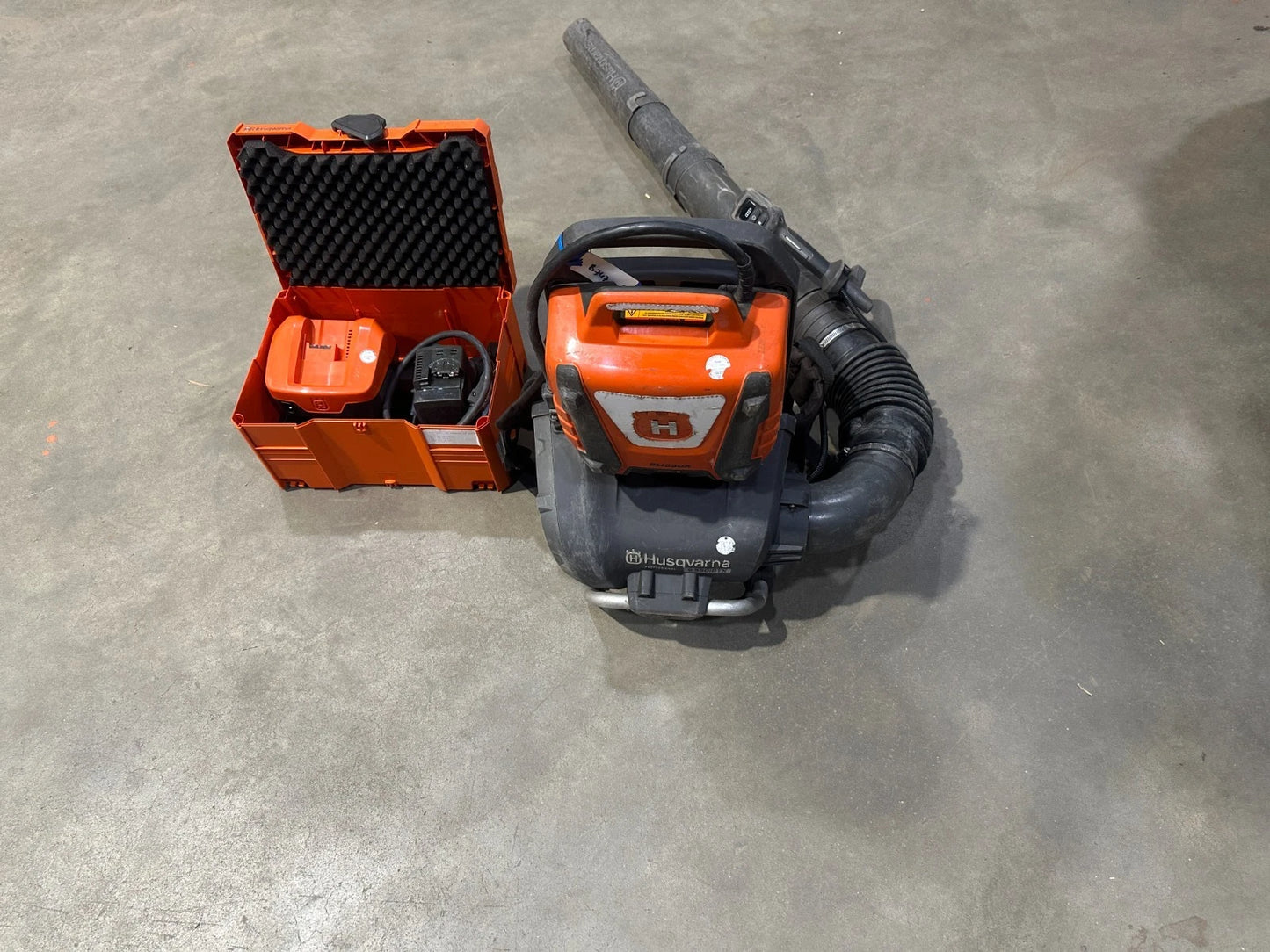 Husqvarna BLi950 31,1Ah Ladegerät / QC 500 Husqvarna BliX mit 550iBTX