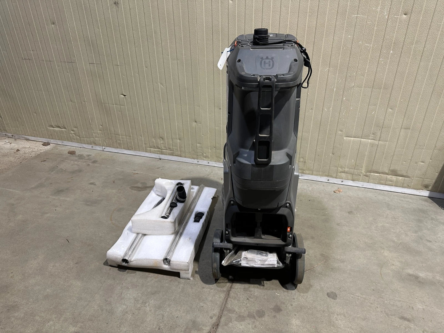 Husqvarna DE 110 I Akku Staubabsauger H-Klasse Ohne Akkus und Ladegerät