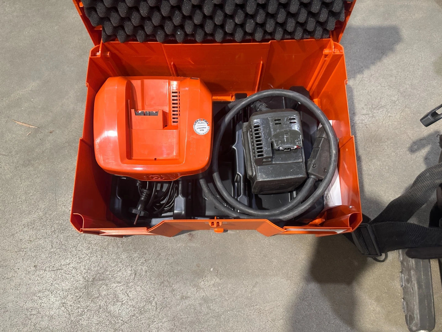 Husqvarna BLi950 31,1Ah Ladegerät / QC 500 Husqvarna BliX mit 550iBTX