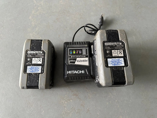 Hitachi Ladegerät UC 36YSL mit 2 mal BSL 3626X 36V 2.6Ah