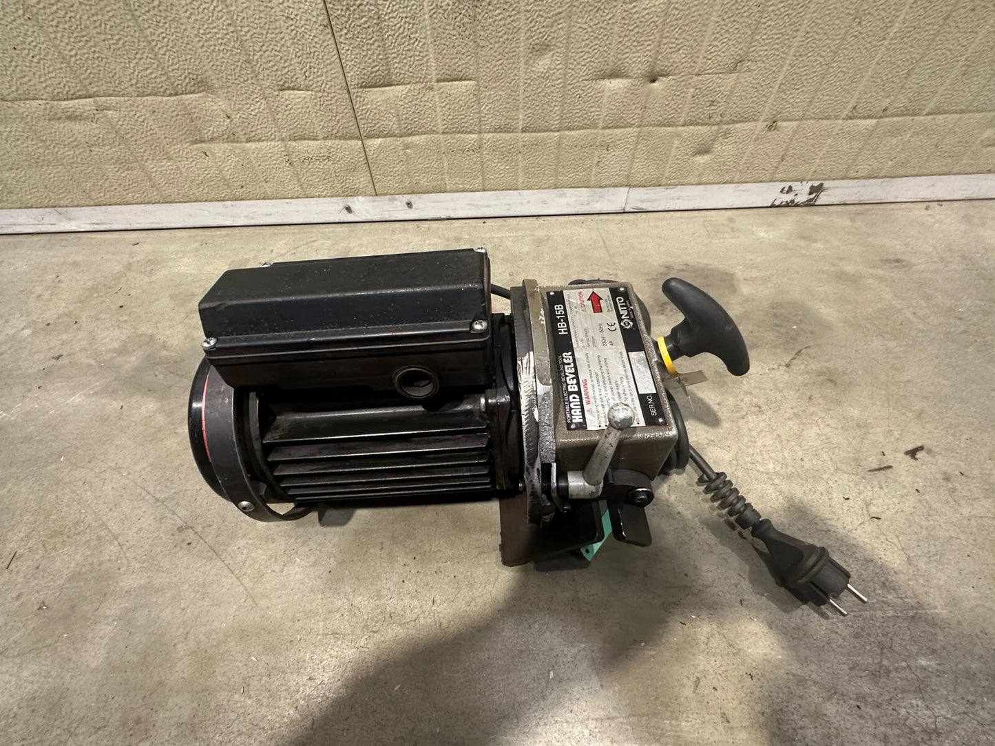 Nitto Kohki Rohr Beveler / Beveling Maschine Hand Beveler HB-15B 230V