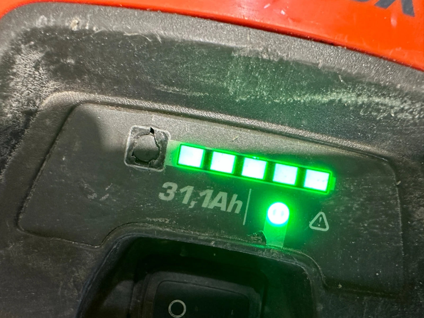 Husqvarna BLi950 31,1Ah Ladegerät / QC 500 Husqvarna BliX mit 550iBTX